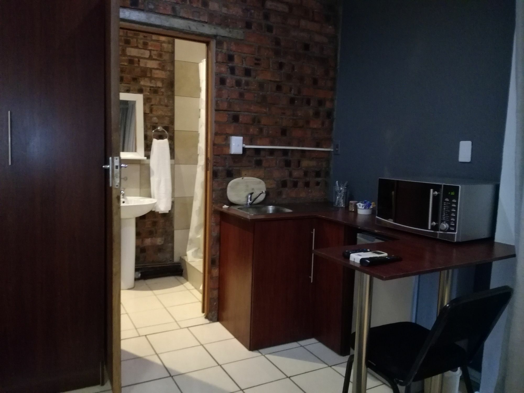 21 On Coetzee Guest House Bloemfontein Exterior foto